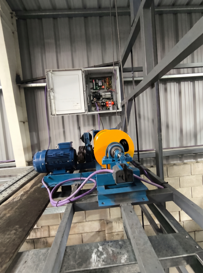 Motor y Reductor de Izaje Electromecánico Industrial