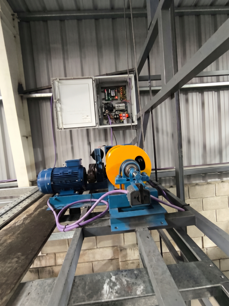 Motor y Reductor de Izaje Electromecánico Industrial